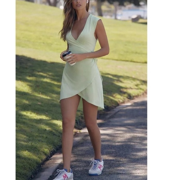 NWT Anthropologie Daily Practice Montauk V-Neck Mini Dress Wrap Lime M - Picture 1 of 13